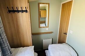 Statichome-sleeps6-lakeview-balcony-parking-petsok