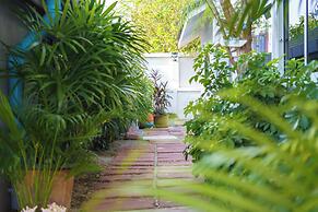 Cozy gray garden