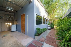 Cozy gray garden