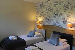 The Red Lion & Cellar Room