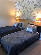 The Red Lion & Cellar Room