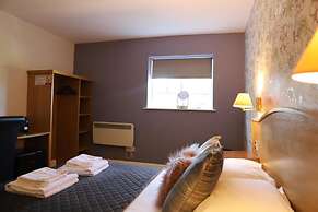The Red Lion & Cellar Room