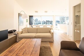 Central Flat With Sunny Terrace