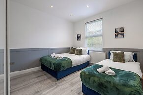 1 Bed Flat - Sleeps 3 - Parking - Wifi