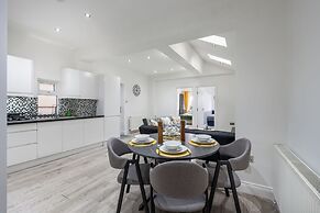 1 Bed Flat - Sleeps 3 - Parking - Wifi