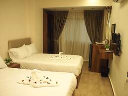 Galleria Pyramids View Hotel