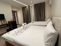 Galleria Pyramids View Hotel