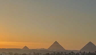 Galleria Pyramids View Hotel