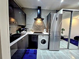 Seaside Escape - Sleeps 4 - Pets Ok - Free Parking