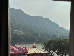 Nirvana Riverside Resort