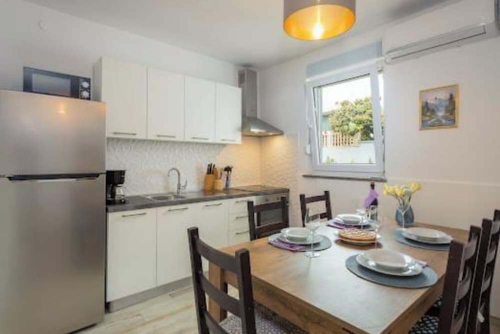 Apartment Alice close to Pula centre