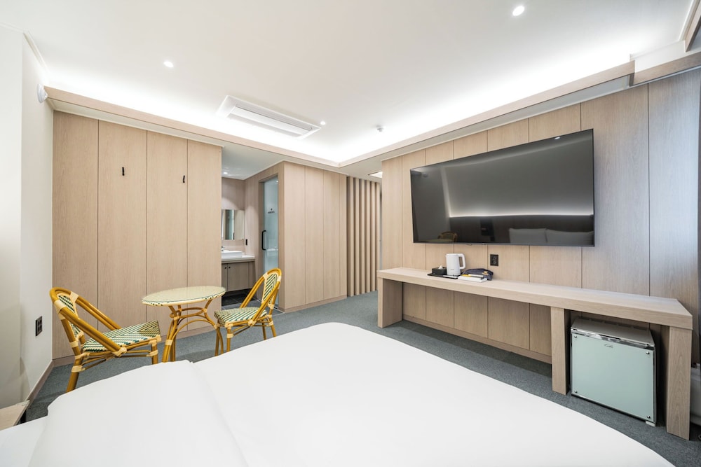 Hound Hotel DaeGu