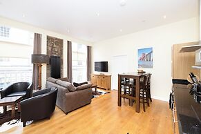 Stunning flat near St. Giles' Cathedral
