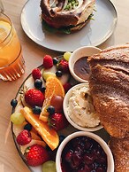 Adler Bed & Breakfast