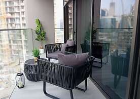 Luxury 1BR in Peninsula Five by Bespoke