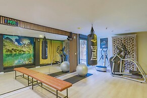 Paris Garden River residence
