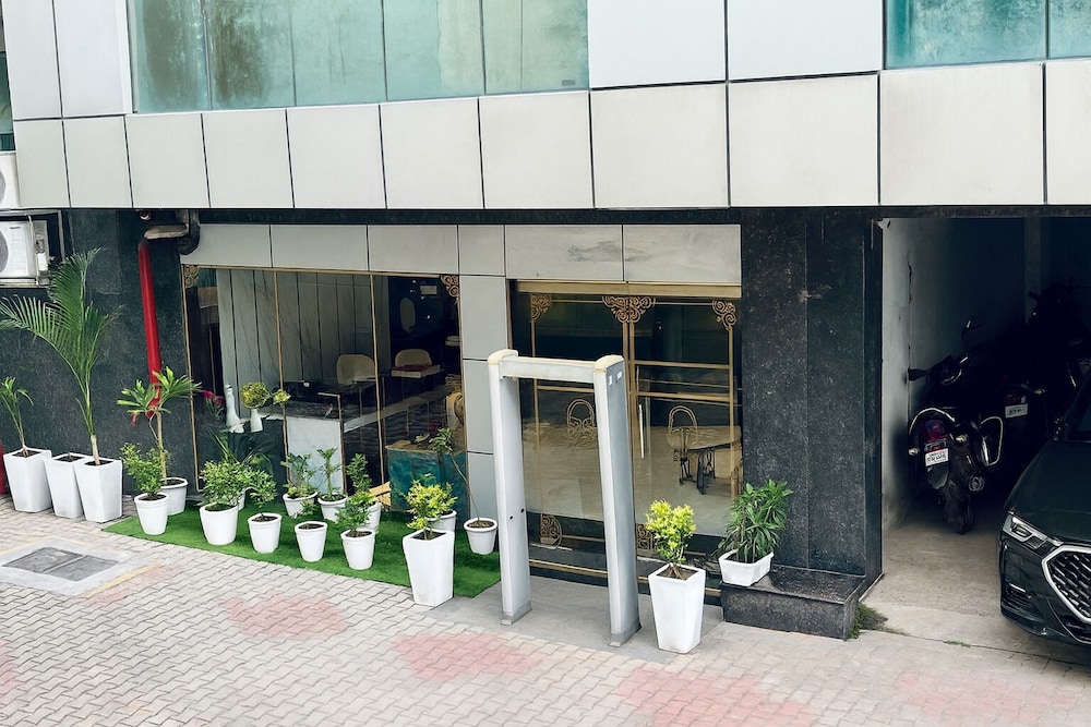 Hotel JMK - Managed by JMD Group