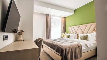 Central Carol ApartHotel 1