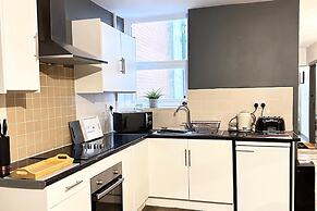 Oak Suite - 2 Bed - Sleeps 4 - Central Blackpool