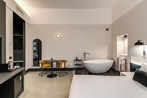Adaram Suites