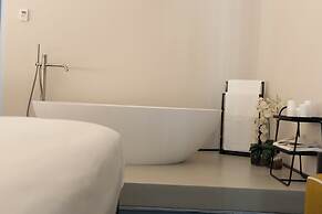 Adaram Suites