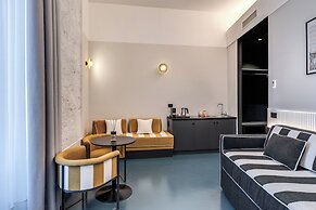 Adaram Suites