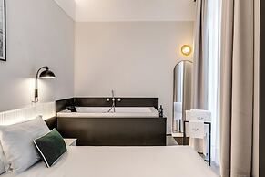 Adaram Suites