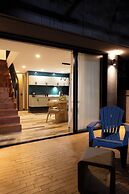 Nomadic Boutique Living and Experience Center