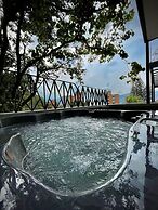 Nomadic Boutique Living and Experience Center