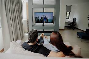 Nomadic Boutique Living and Experience Center