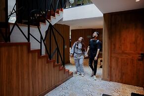 Nomadic Boutique Living and Experience Center
