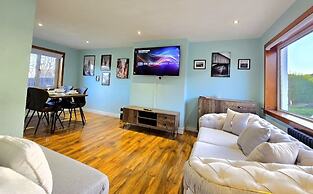 Quirky 2-Bed with Free Parking