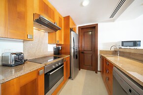 Luxury 1 BR Condo with Pool - Kaan 304