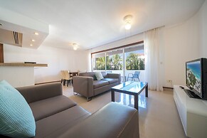 Luxury 1 BR Condo with Pool - Kaan 304