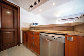 Luxury 1 BR Condo with Pool - Kaan 304