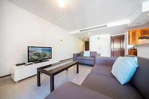 Luxury 1 BR Condo with Pool - Kaan 304