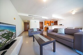 Luxury 1 BR Condo with Pool - Kaan 304