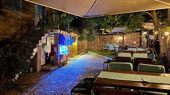 Assos Mia Konaklama ve Restaurant