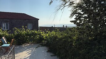 Assos Mia Konaklama ve Restaurant