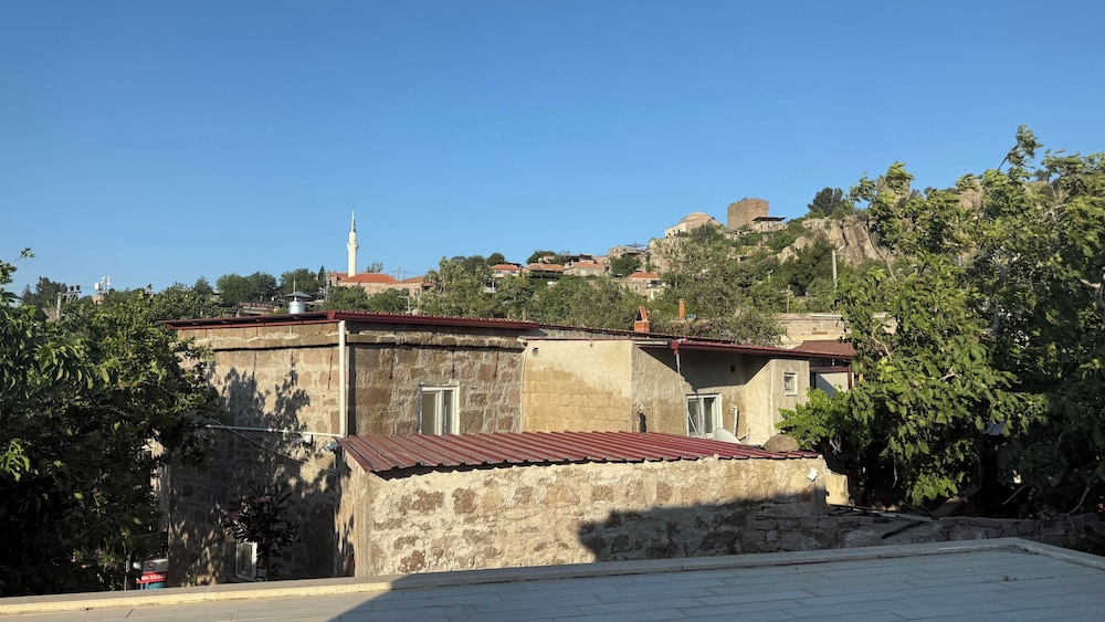 Assos Mia Konaklama ve Restaurant
