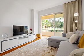 Lux Garden View by Homie