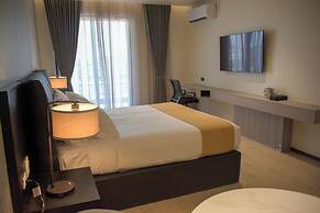 Grand Resort & Residences