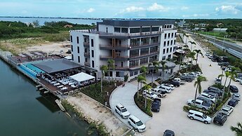 Grand Resort & Residences