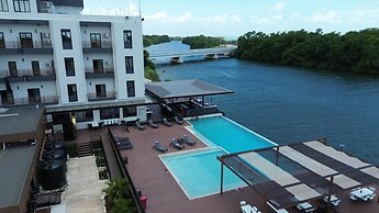 Grand Resort & Residences