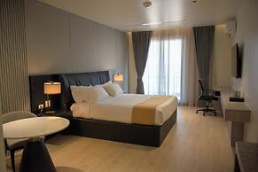 Grand Resort & Residences