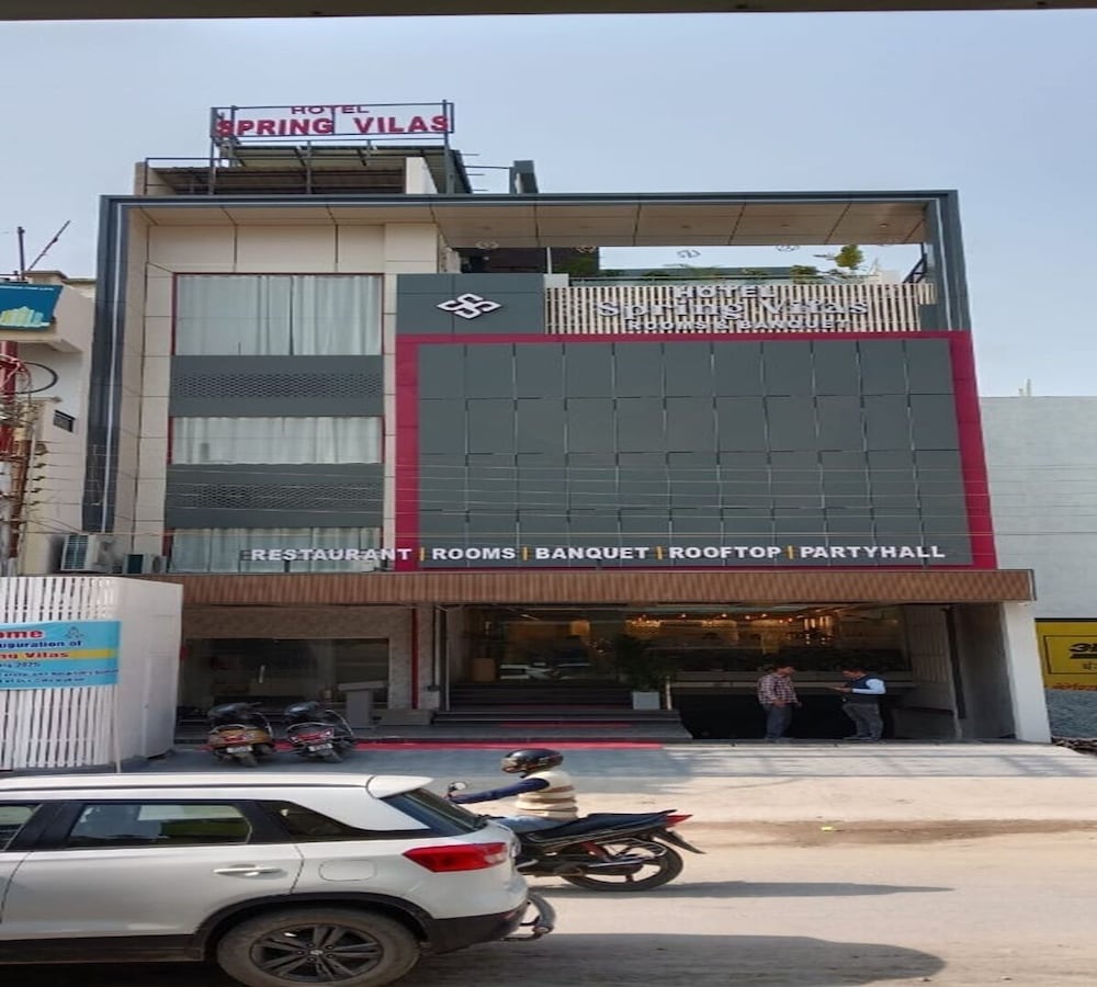 Hotel Spring Vilas