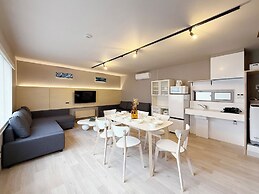 Reno bld 301