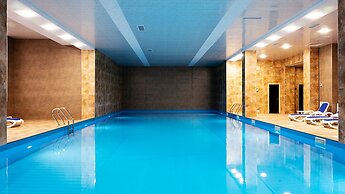 Spacious 1BR Pool & Sauna