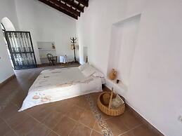 Room-magnolia Loft A Spacious, Authent