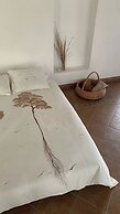 Room-magnolia Loft A Spacious, Authent